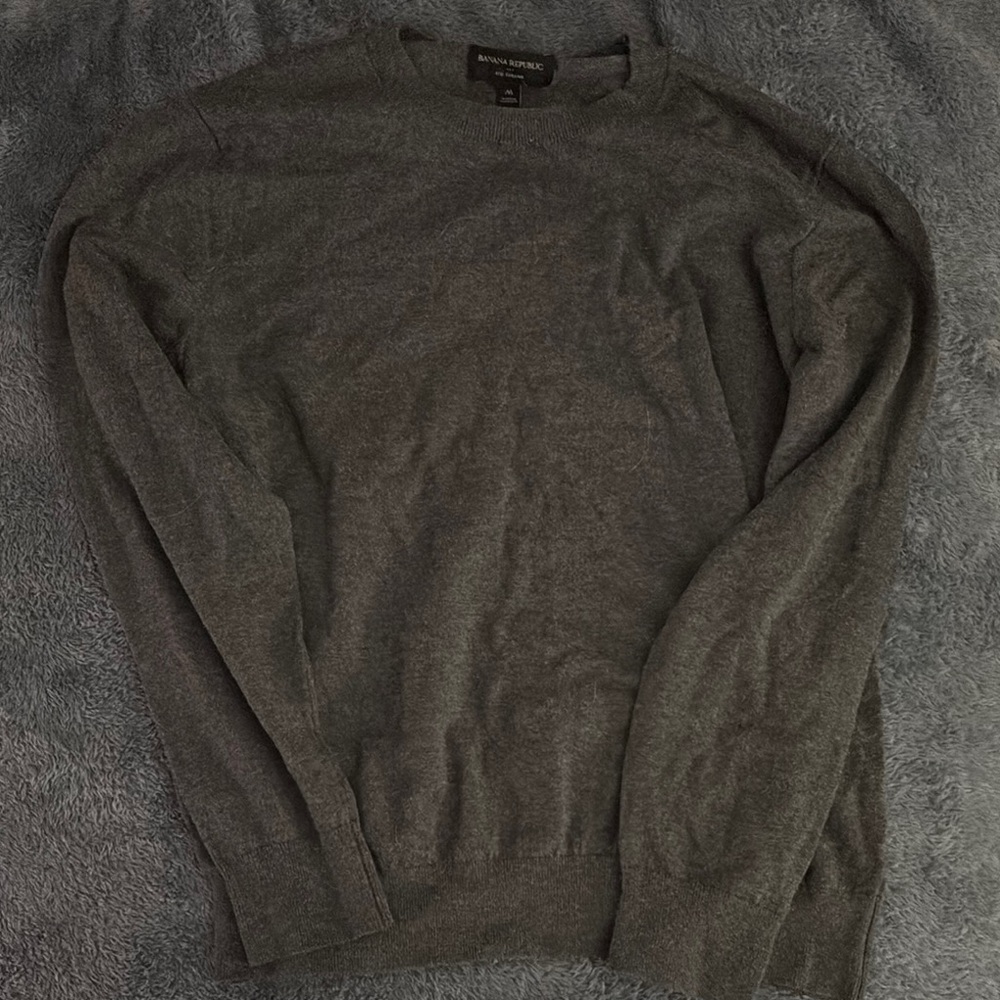 Woman’s Banana Republic Gray Sweater